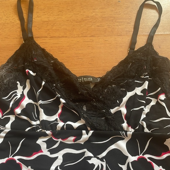 Black white and red lace tank - Picture 3 of 3